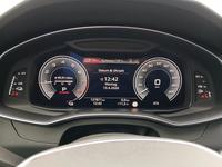 Pohled na přístrojovou desku