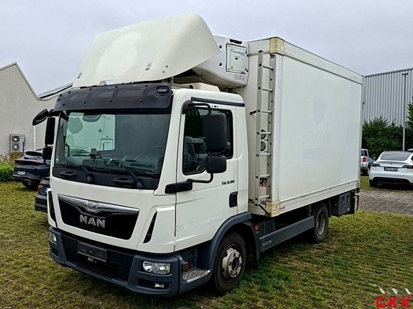 Pogled od napred levo