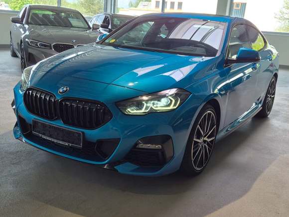 Вид спереди слева