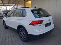 Вид сзади слева