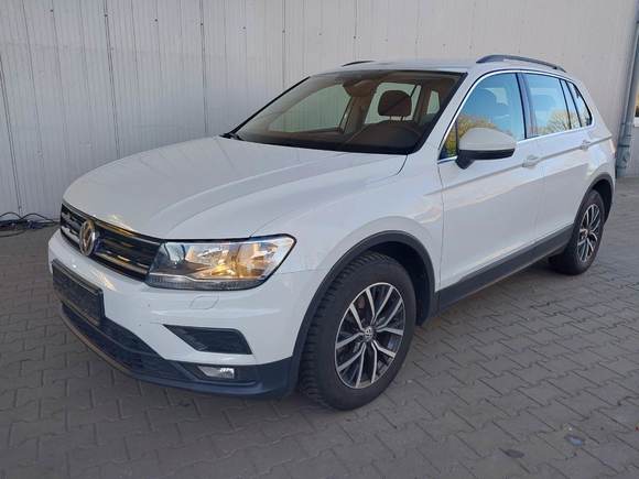 Вид спереди слева