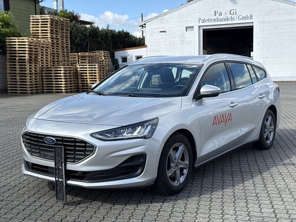 Вид спереди слева