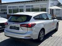 Pogled od pozadi desno