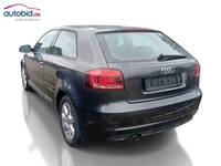 Vue de l’arrière gauche