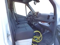 Вид на салон