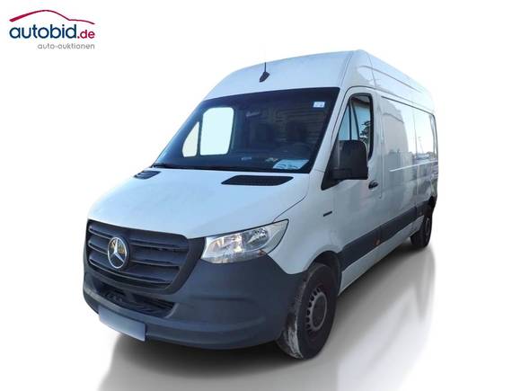 Вид спереди слева