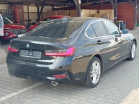 Pogled od pozadi desno