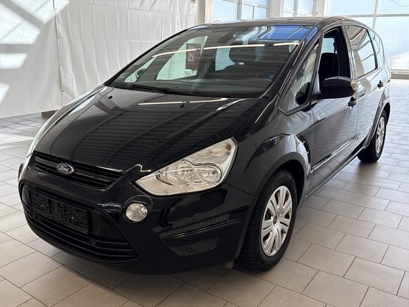 Вид спереди слева