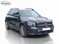 Pogled desno spredaj