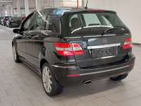 Pogled od pozadi levo