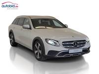 Pogled desno spredaj