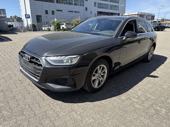 Pogled od napred levo