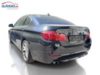 Vista traseira esquerda