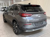 Pogled od pozadi levo