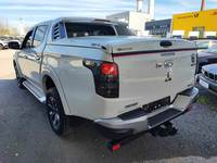 Вид сзади слева