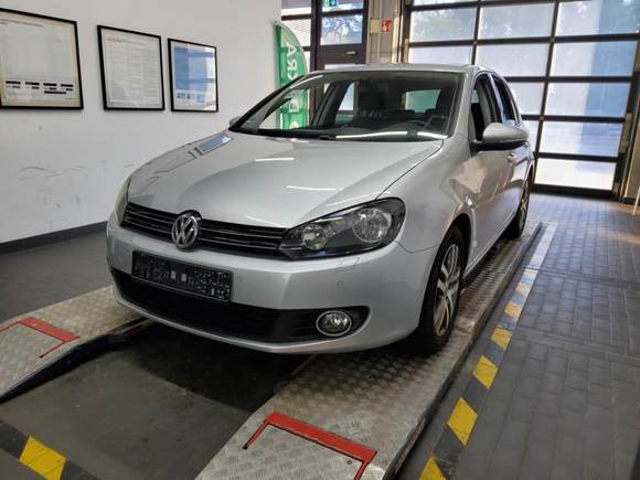 Vaizdas iš priekio kairės