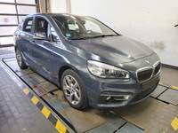 Pogled desno spredaj