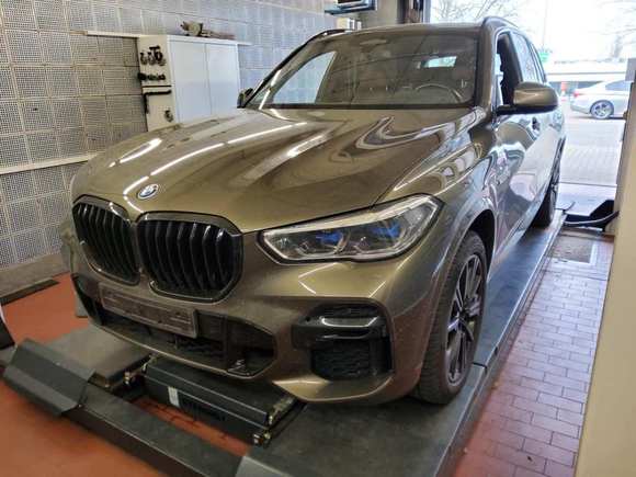 Pogled sprijeda lijevo