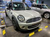 Pogled sprijeda desno