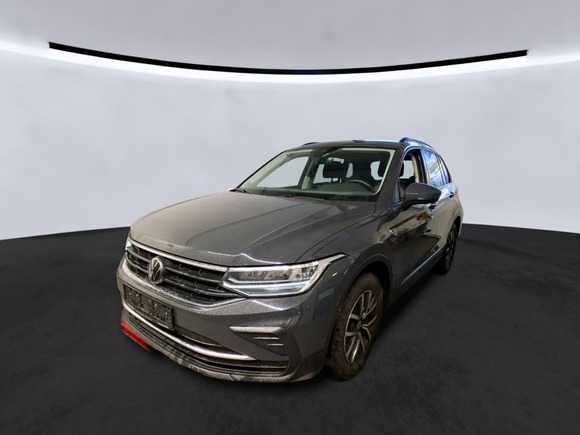 Vaizdas iš priekio kairės