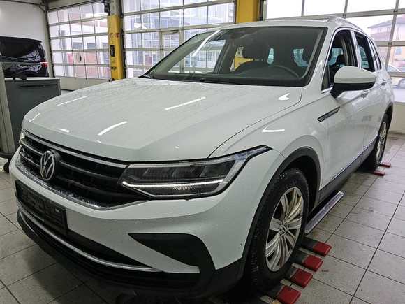 Pogled sprijeda lijevo