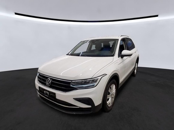 Pogled sprijeda lijevo