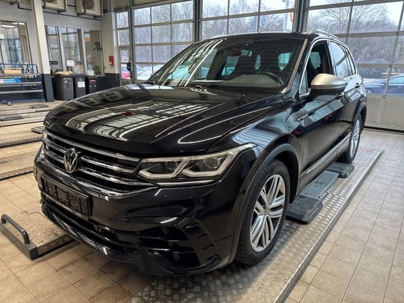 Pogled sprijeda lijevo