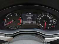 Pohled na přístrojovou desku