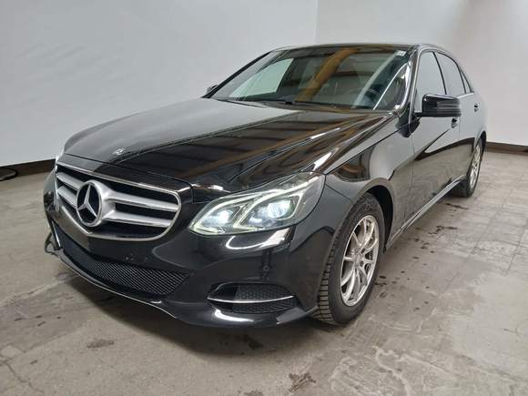 Vue de l’avant gauche