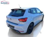 Vue de l’arrière droit