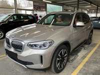 Pogled sprijeda lijevo