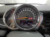 Pohled na přístrojovou desku