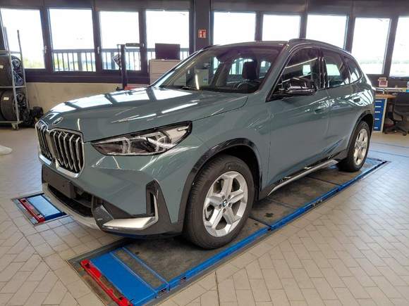 Náhled zpředu zleva