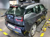 Pogled od pozadi desno