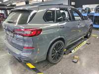 Pogled od pozadi desno