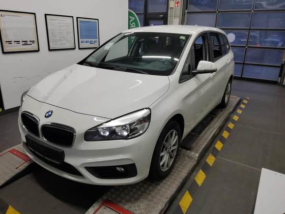 Pogled od napred levo