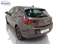 Vaade tagant vasakult