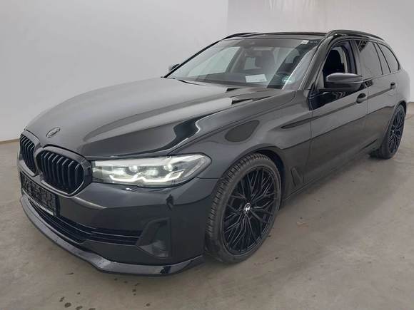 Вид спереди слева