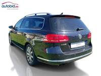 Vaade tagant vasakult