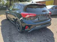 Вид сзади слева