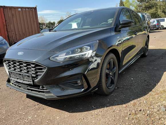 Вид спереди слева