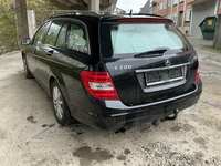 Vaade tagant vasakult