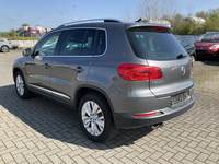 Вид сзади слева