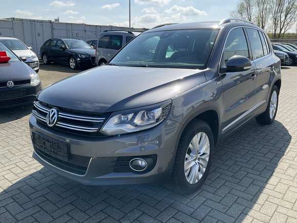 Вид спереди слева