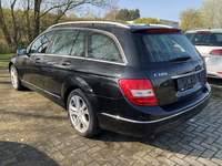 Widok z tyłu po stronie lewej