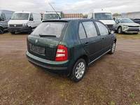 Widok z tyłu po stronie prawej