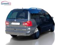 Pogled od pozadi desno