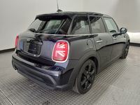 Aanzicht achter rechts