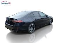 Pogled od pozadi desno