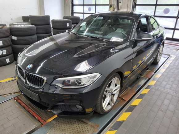 Pogled sprijeda lijevo